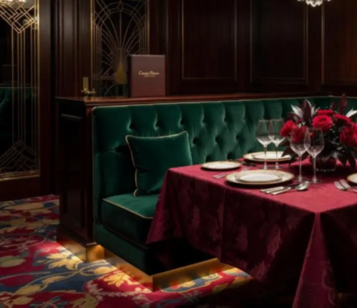 Privátní salonek Chefia Casino s elegantně prostřeným stolem